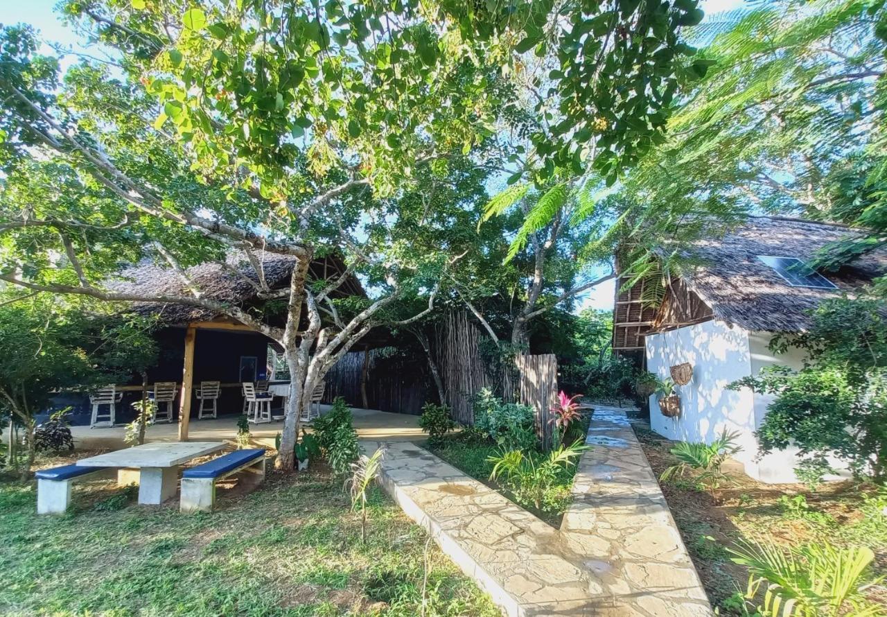 Watamu Beach Cottages B&B מראה חיצוני תמונה